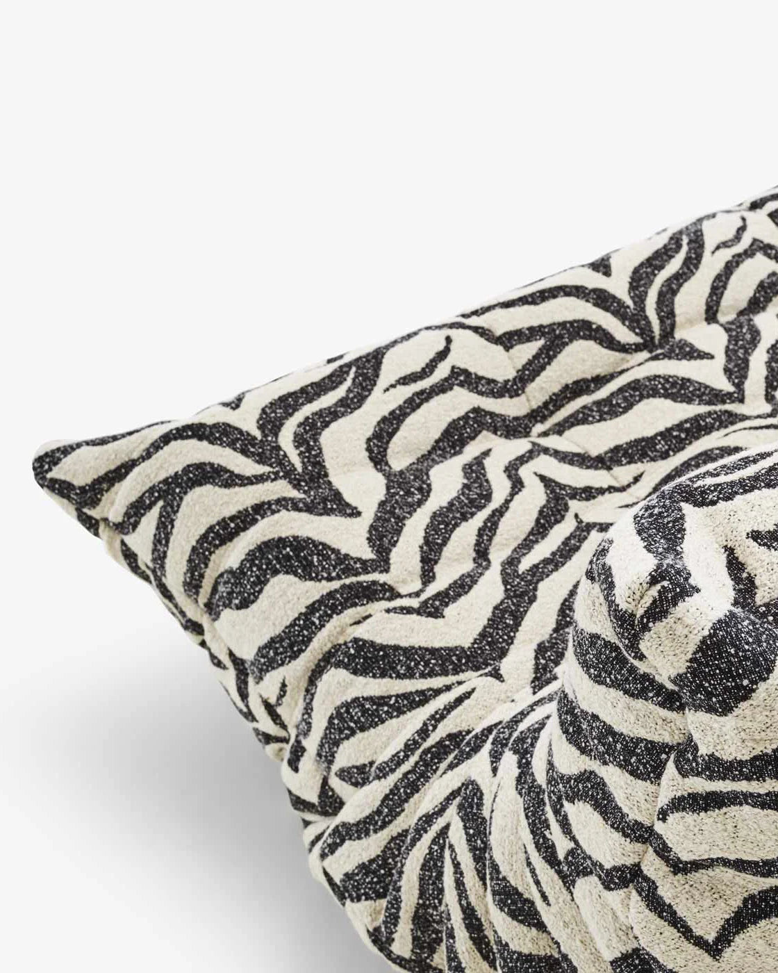 Togo Small settee - Zebra 2026 Limited Edition